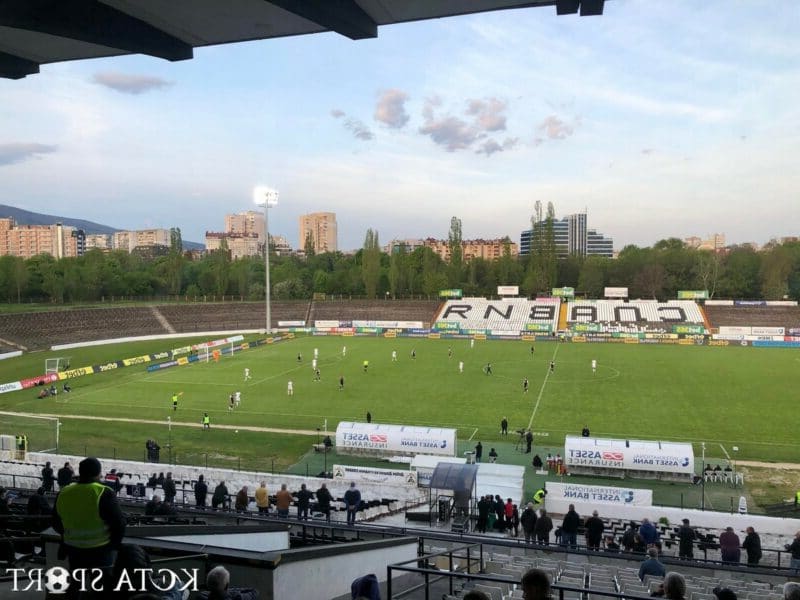 Славия – Спартак (Вн): опит на скамейките, младост на терена