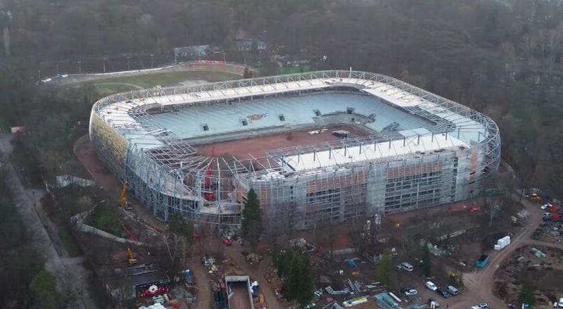 Дъждът и празниците не спират строежа на „Армията“ (ВИДЕО)