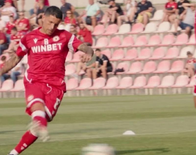 Червените фенове избраха Сенси за номер 1