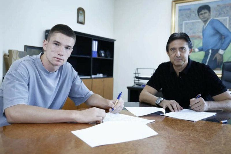 Левски си връща голмайстор от Втора лига, но е пред раздяла със защитник