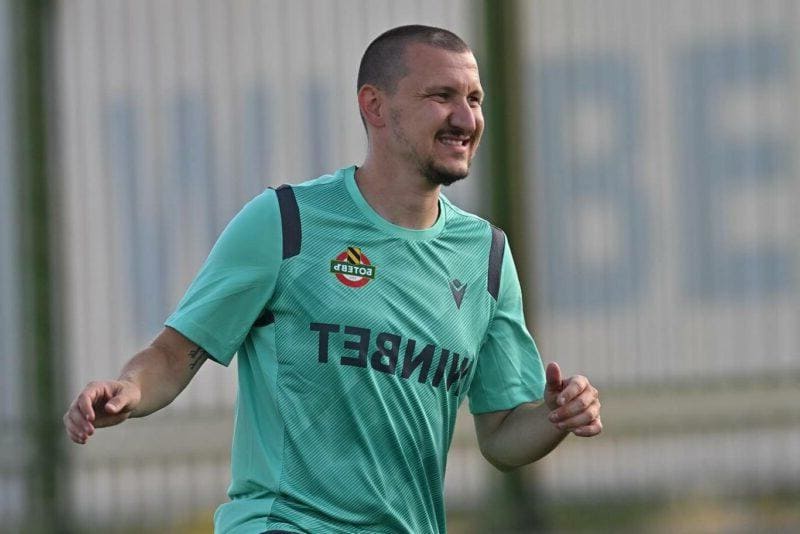 Защо Неделев не тренира с Ботев?