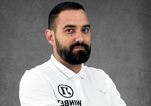 Локомотив преговаря с „новия Переа“