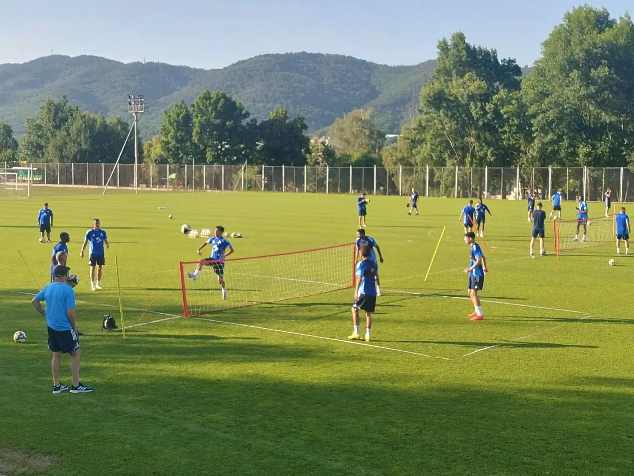 Левски поддържа тонуса с джитбол