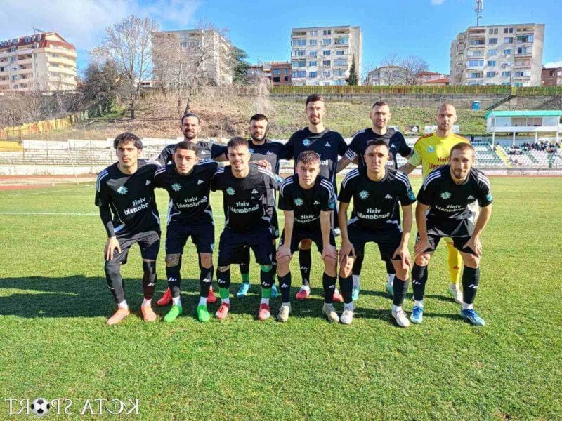 Вихрен излъга Пирин насред Благоевград, двата отбора потрошиха гредите