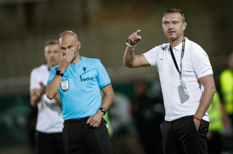 Бивш треньор на Лудогорец поема Монтана?